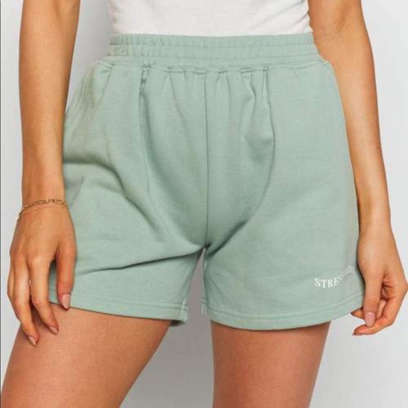 NWOT Beginning Boutique Stress Less Shorts - Picture 3 of 4